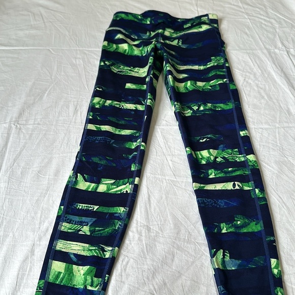 Athleta Floral Flow Chaturanga Tights Leggings Small - Picture 3 of 7